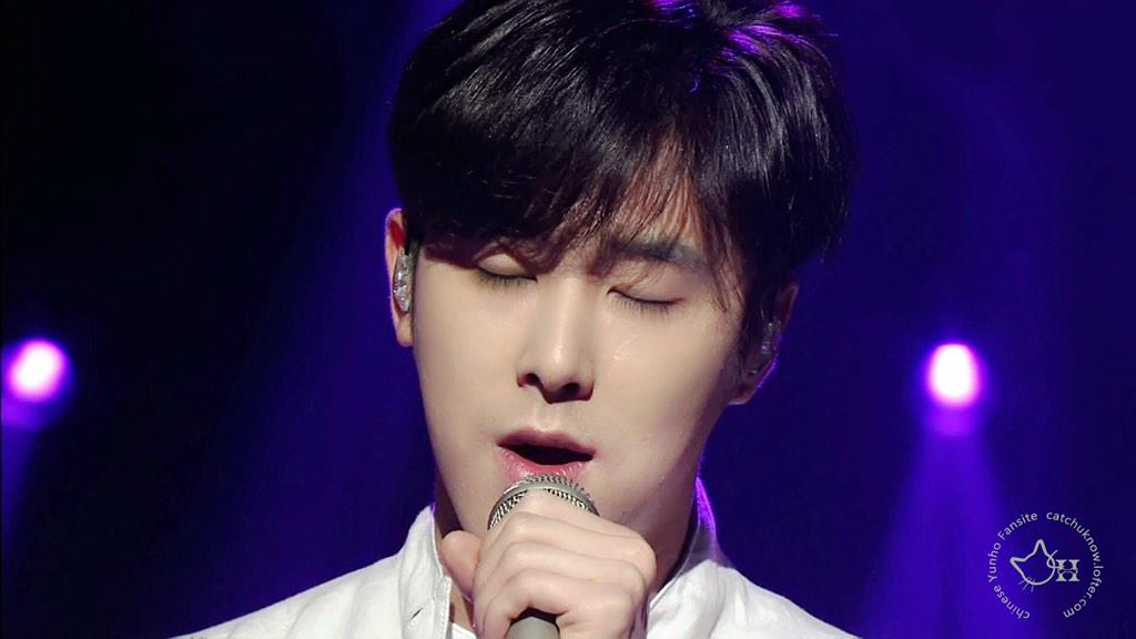 catchuknow's tweet photo. 🌸🌸🌸🌸#yunho http://t.co/YEcfZQGmVf