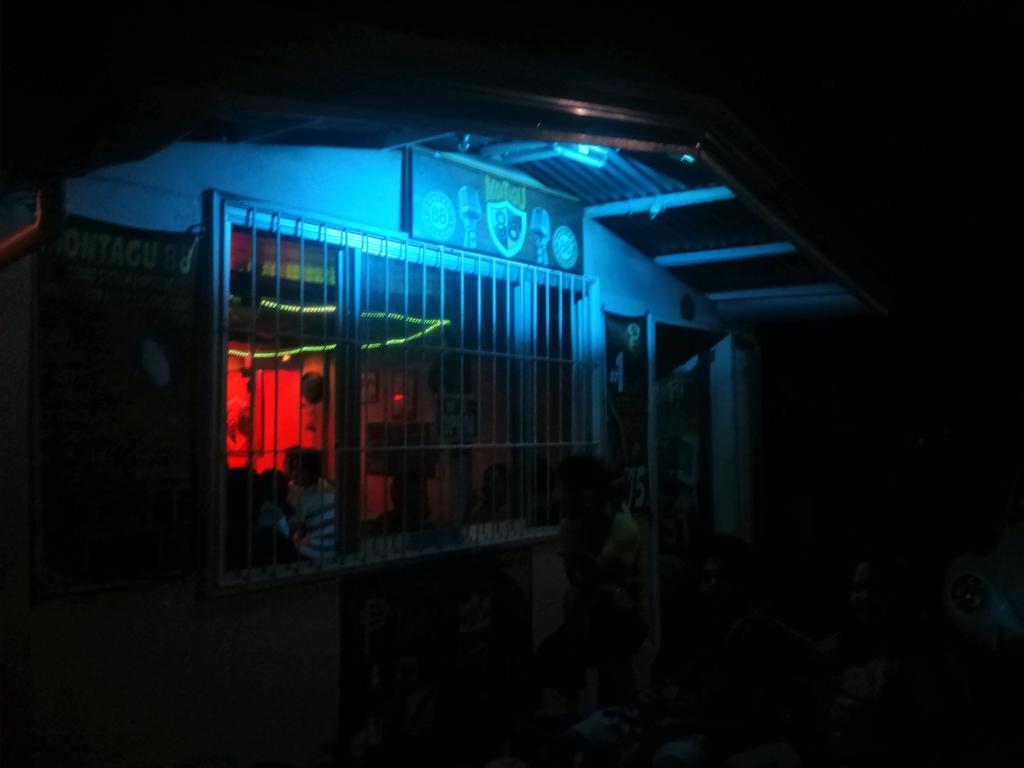 curbed_side's tweet photo. Acoustic night on Montagu88 http://t.co/SlptmdX2EQ