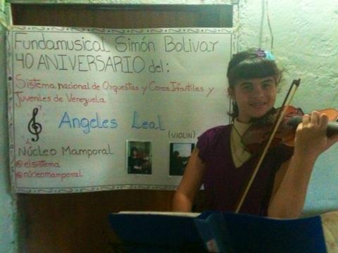 #ElSistemaCumple40 #OSJB Angeles Leal #Violin #RioChico #Paparo