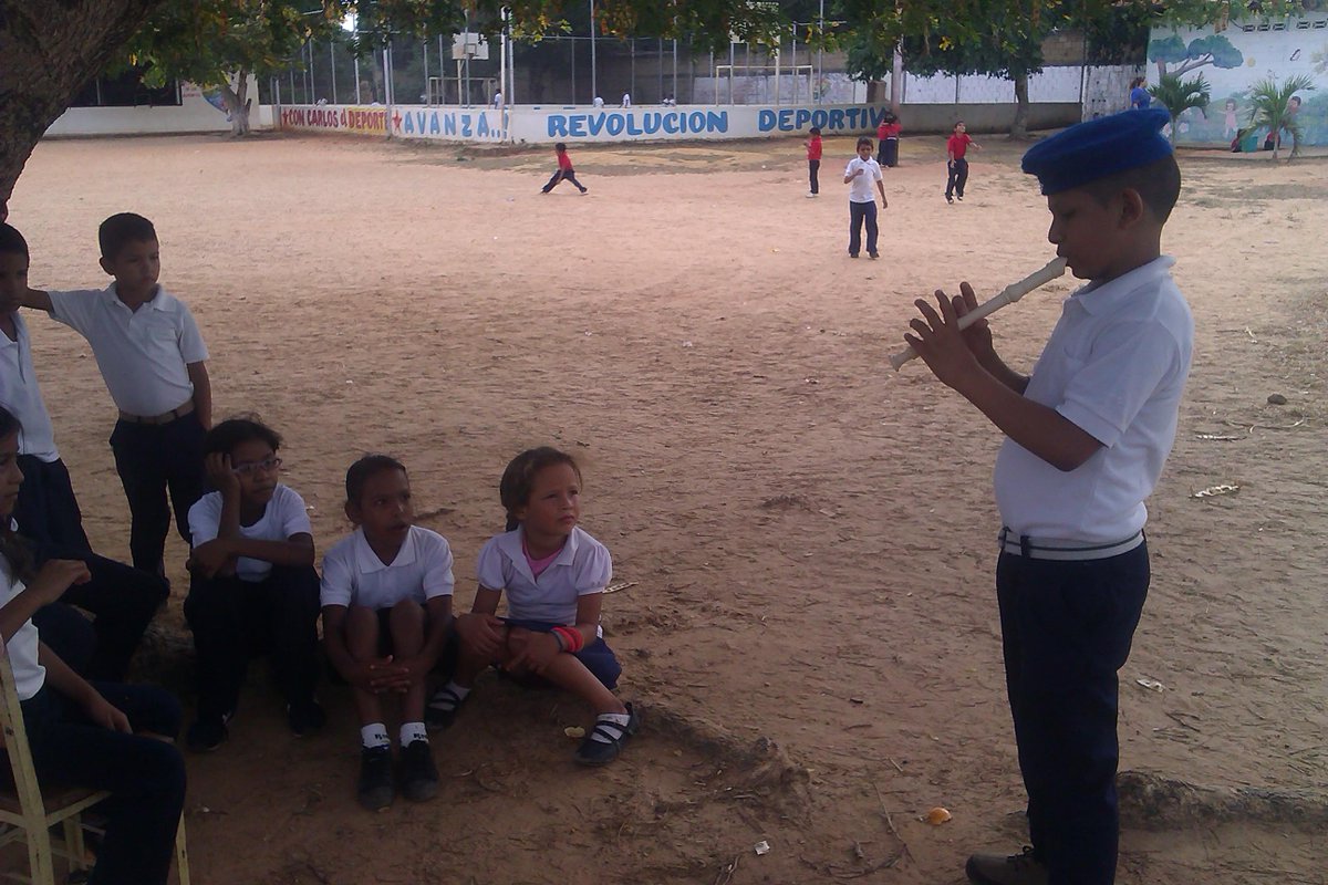 fn_mendoza's tweet photo. @SoyFundamusical y así Celebramos #ElSistemaCumple40 desde @fosjiet @SistemaAnz @elsistema #GraciasMaestroAbreu http://t.co/1O510bMIW6