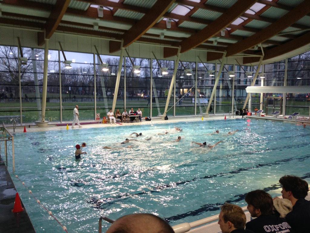 OUNetball's tweet photo. 2-1 in the OUWPC women's varsity #darkbluedomination #ftt #varsityweekend http://t.co/48U5EzmyPc