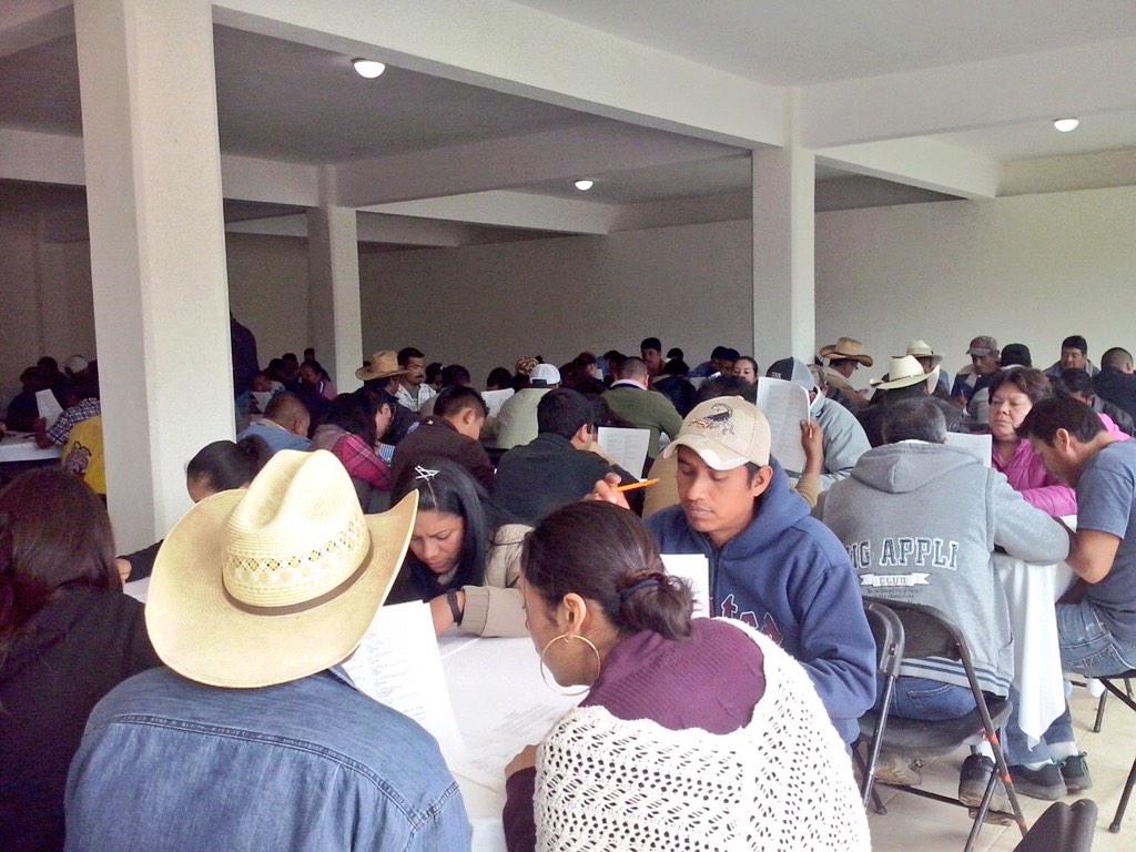 isi_educ's tweet photo. "@SonRocha: #QUERÉTARO las estructuras del PAN se profesionalizan... #EstampidaAzul @lafuente_mx @PanchDominguez http://t.co/UfoAriR0y6"