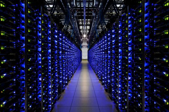 el_pais's tweet photo. ¿Se borrará lo digital? http://t.co/tCcWU7s9FO La mayoría de los datos serán inaccesibles para futuras generaciones http://t.co/fMLJKv2MuE