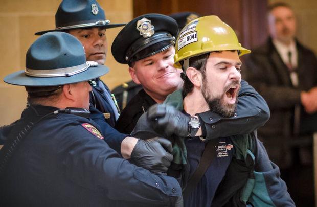 UniteBlueWI's tweet image. Will Kramer: #RightToWork will kill workers host.madison.com/ct/news/opinio… #UniteBlue #wISIS #WrongForWI