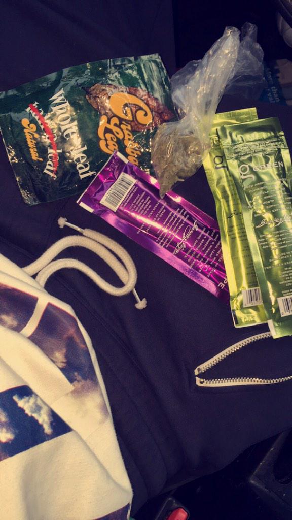 _____Tone_____'s tweet photo. πΌ #JayeloDay Starter Pack! ππ http://t.co/xKarB2ffHe