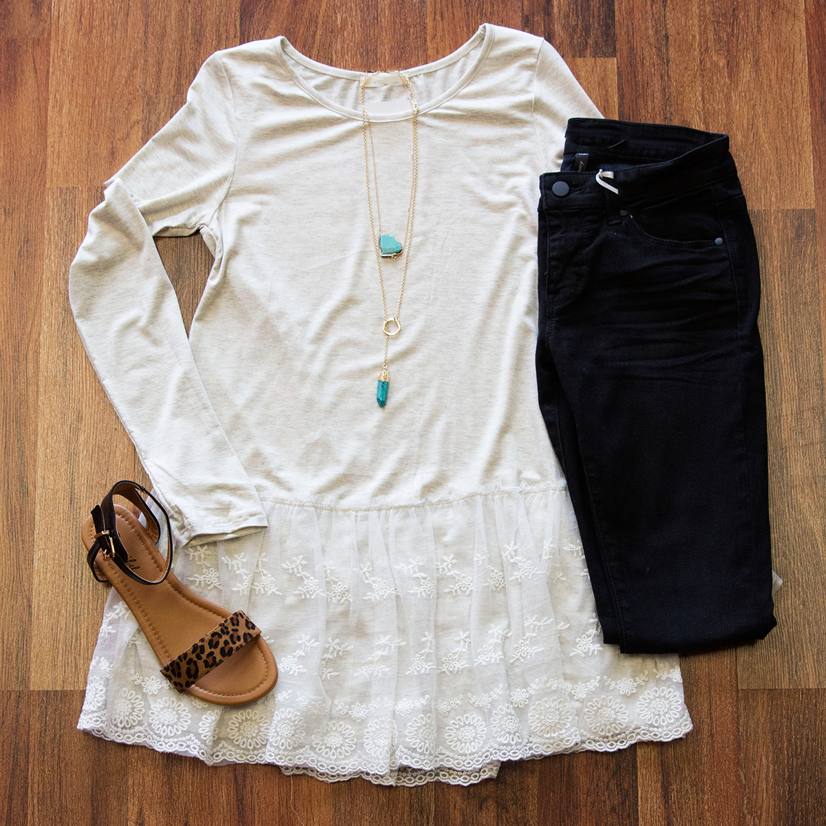 shopamaranth's tweet photo. This lace oatmeal top is adorable paired with jeans! Throw on some riding boots or sandals for a warmer look! http://t.co/vM732hijtT