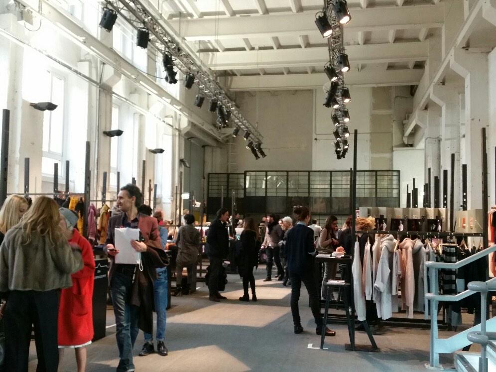 newseventicomo's tweet photo. In questi giorni al @whitemilano per seguire il cliente @balossashirt #pressoffice #Pritaly #fashion #mfw #italy http://t.co/0t3Jq85o7S