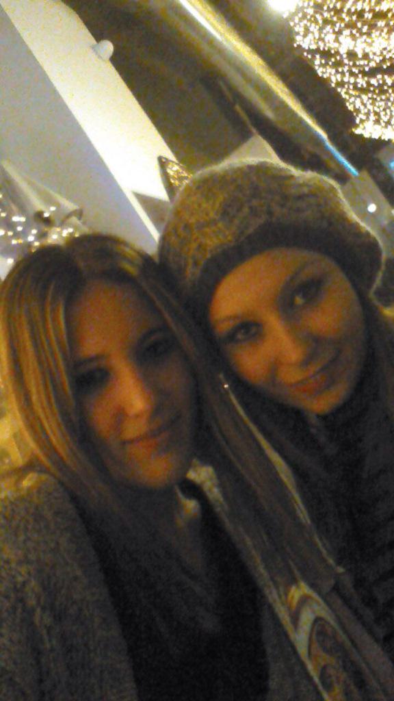 AlbaPaya's tweet photo. De cerves con mi hermana de otra sangre 😍😍 #esencial #imprescindible http://t.co/LOw7hy2B9y