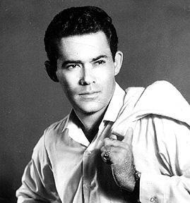 Siento mucho la perdida de un gran actor y amigo, Sr. Braulio Castillo descansa en paz.