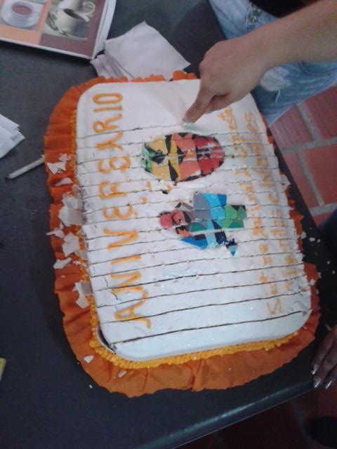 maglyece2012's tweet photo. Picando torta del aniversario del @elsistema #ElSistemaCumple40 @nucleodpr excelente concierto @fosjiem http://t.co/Oyq3rPXBRf