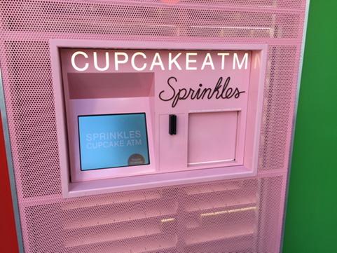 Copperphoto's tweet image. Awesome.#cupcakes,#vegas,#artoutofeverything