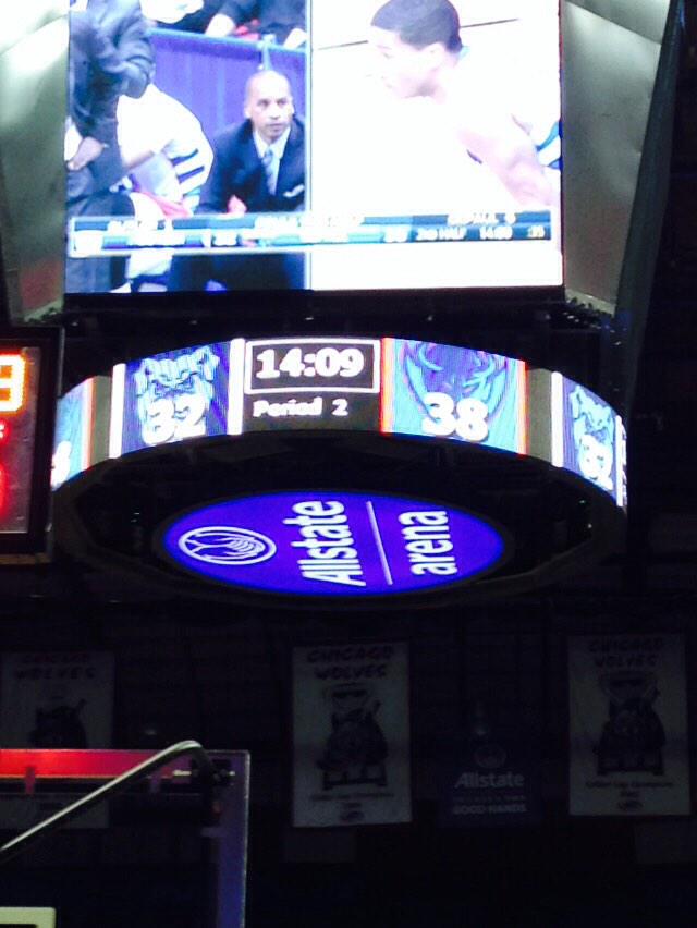 BlueDemonWeek's tweet image. #DePaul takes a 6 point lead! #BDW2015 #BlueDemonDay