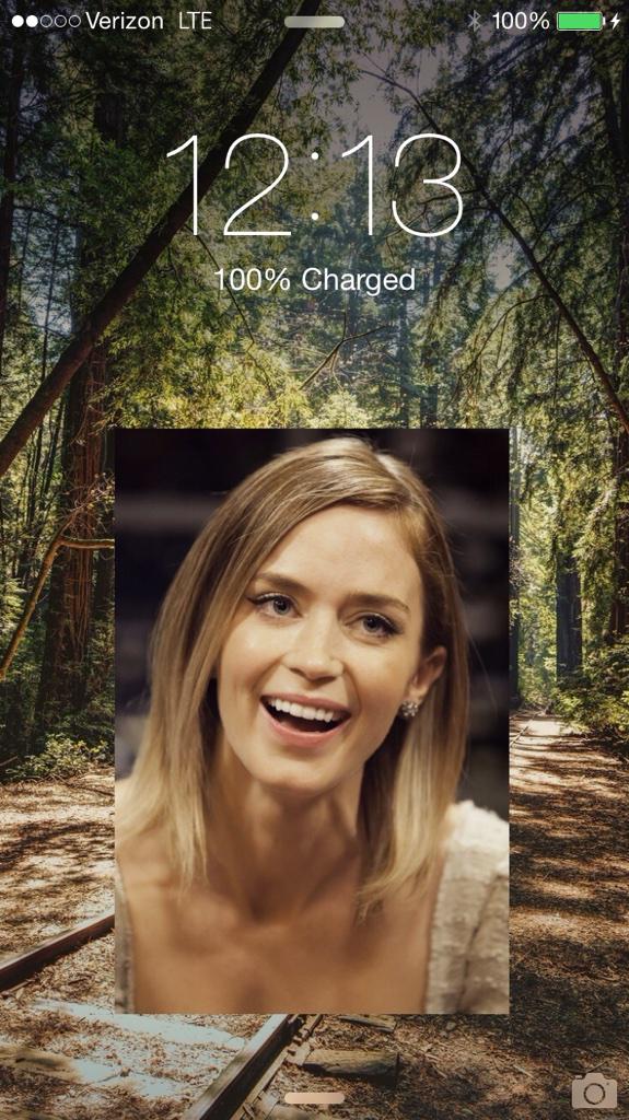 lockscreensofc's tweet image. emily blunt lockscreen

retweet of you want it and i'll dm it to you