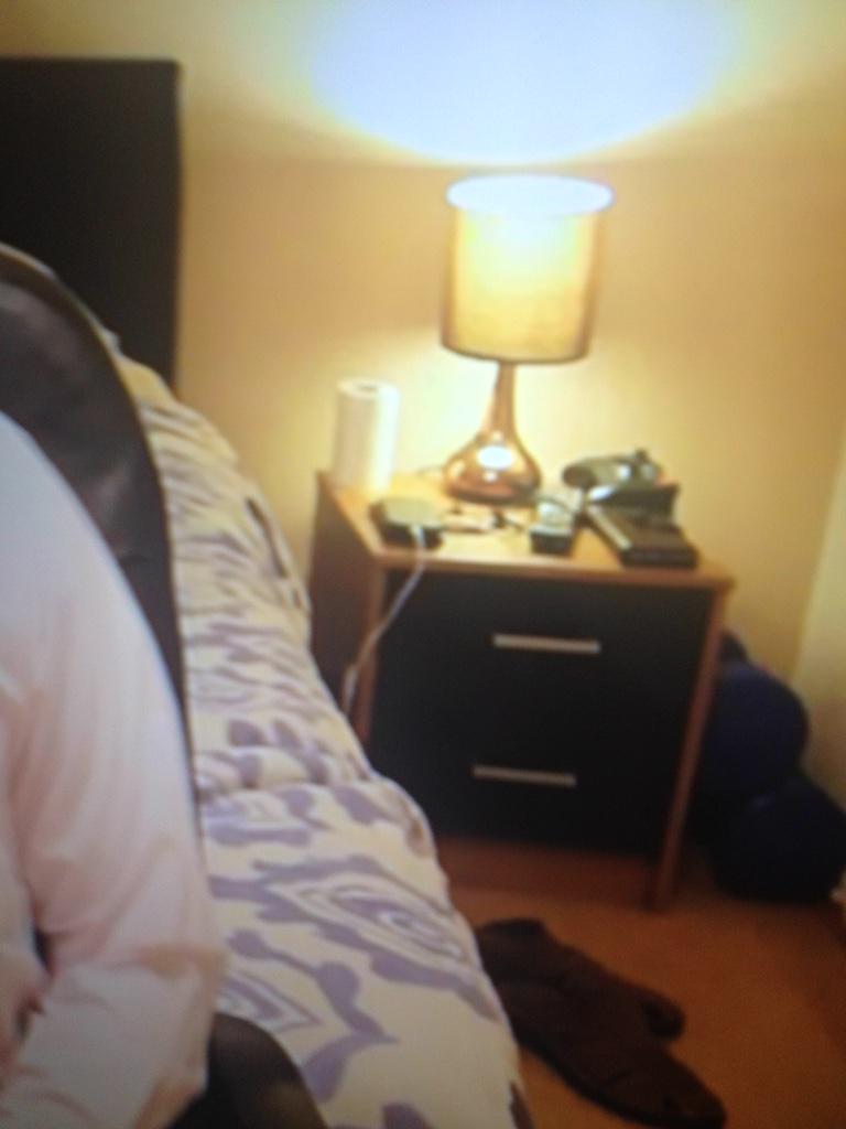 dynamic_fusions's tweet image. Why do you need kitchen roll in your bedroom 😉😂