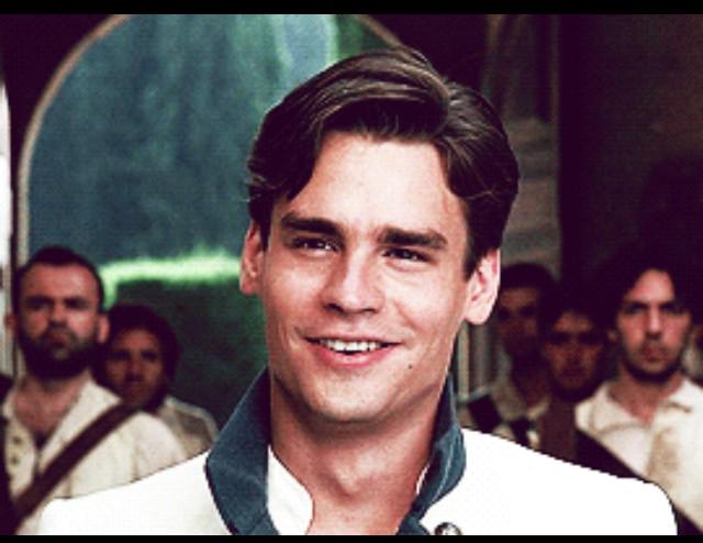 Omg is it Robert Sean Leonard\s birthday? Happy birthday to the babe himself 