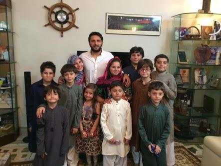 A very Happy Birthday to Shahid Afridi.

Here\s a pic of Afridi with all his elders.  