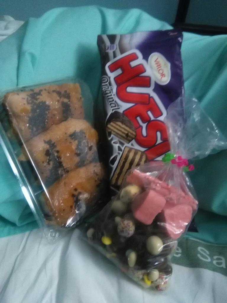 jenniwinki's tweet photo. Como me miman @Rubiitta12 las chuches estan wenisimaaaas!!como me voy a poner..umm http://t.co/Qv8pXHsKUJ