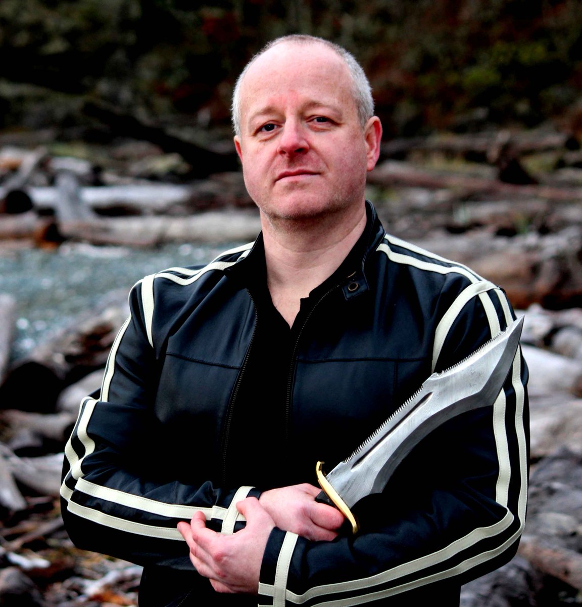 New Twitter profile photo, taken by director <a href="/Redeye2K9/">DEC</a> on the set of QUANTUM SHOCK Read more facebook.com/photo.php?fbid…