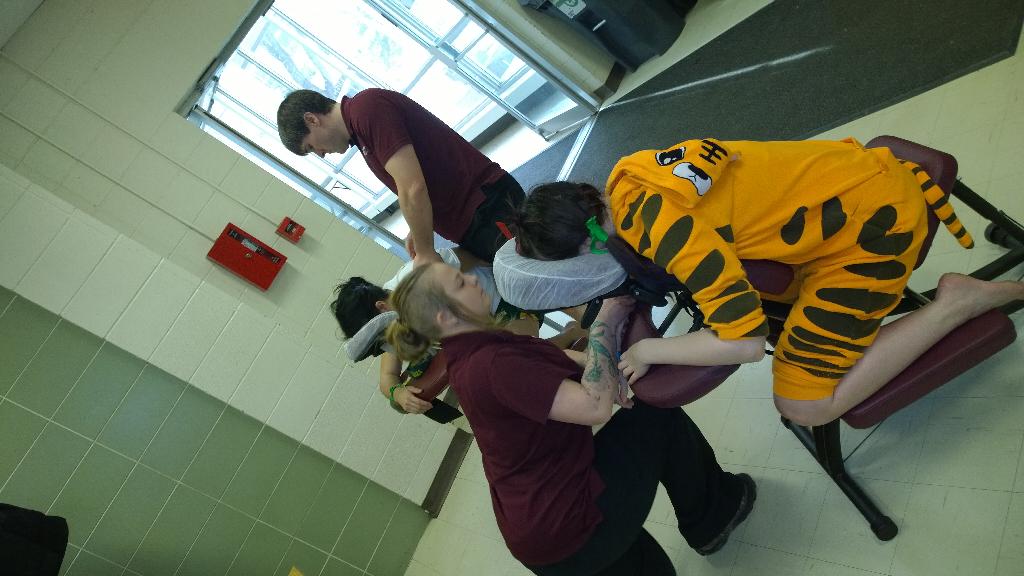 ualbertaDM's tweet image. Massages for a donation to @StolleryKids? Only in Ed Gym @UAlberta. Courtesy of @MacEwanU #ualbertadm #ftk