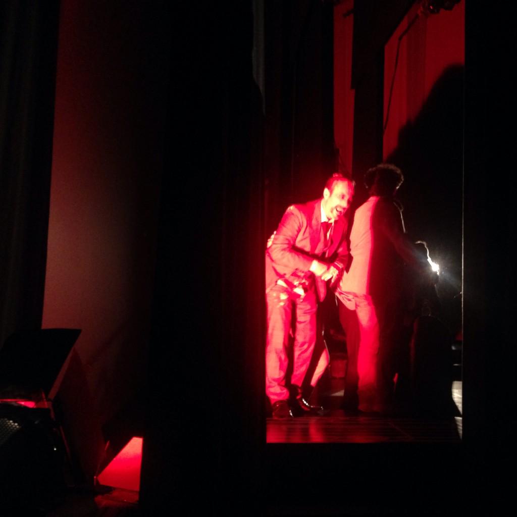 FeelgoodTeatro's tweet photo. Disturbiooooos!! #EntreCajas #FINgood http://t.co/vuyLgy6iML