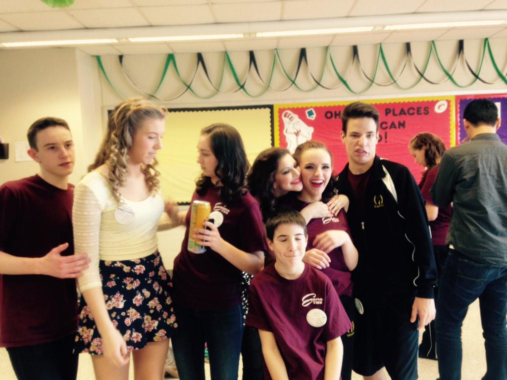 alyssaa_sladee's tweet photo. #nutmeg2015 🎉 http://t.co/YLS0Vhygrs