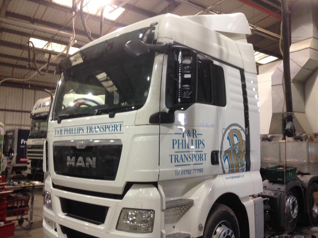 WelshJacko1's tweet photo. Recently fitted vehicles http://t.co/KYw25VlsEo
