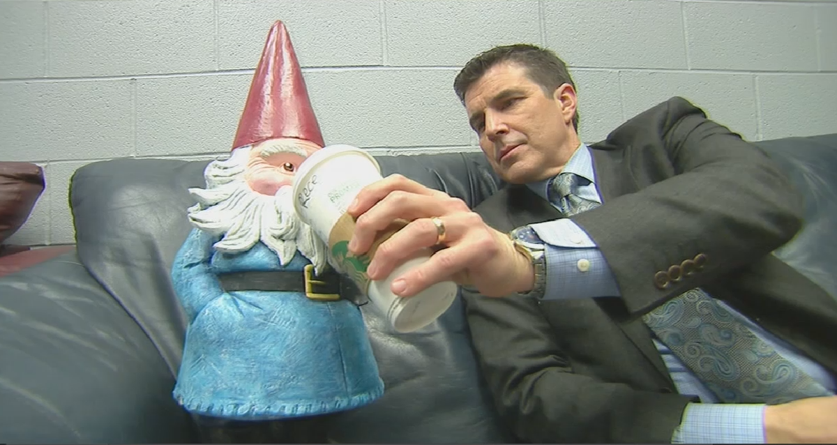 ESPNU's tweet photo. Hmm. Didn't figure the @RoamingGnome to be a coffee lover. Go figure. @ESPN_ReceDavis #NiceHost http://t.co/FptArfzesD