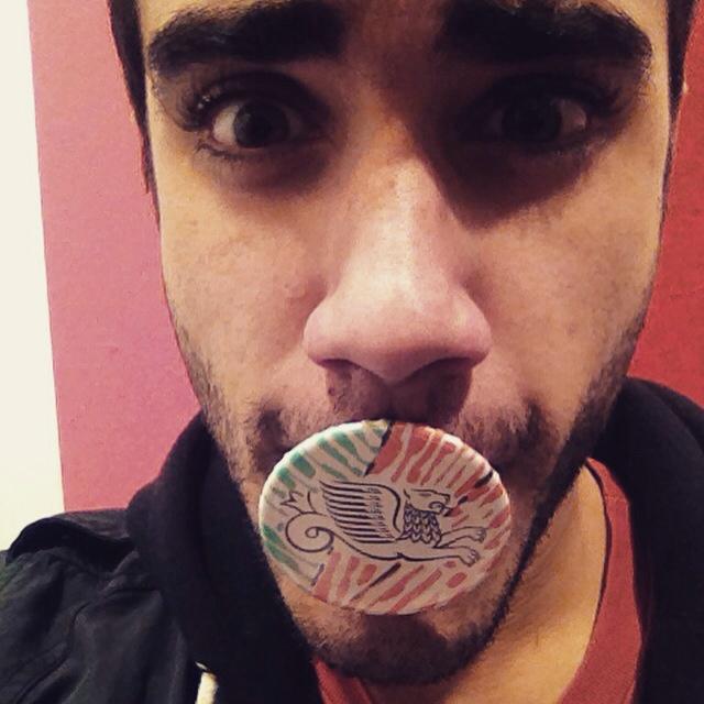 Diego_FuRo's tweet photo. @Winsor_NewtonES esta fue mi cara al probar los rotus acuarelables ¡LOS NECESIIIIITO! 😭 #ChapARTE http://t.co/FRn6dkRHui