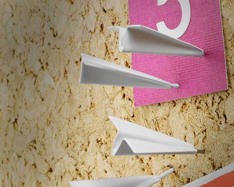 geekgeekygeekyr's tweet image. Paper Airplane Pushpins - geekgeekygeekier.com/paper-airplane…