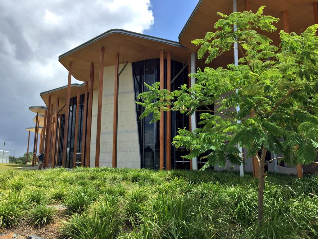 nicole_bennetts's tweet image. Lunch with the new head of #architecture at @BondUniversity; check out this building! ❤️ #lusting #builtform