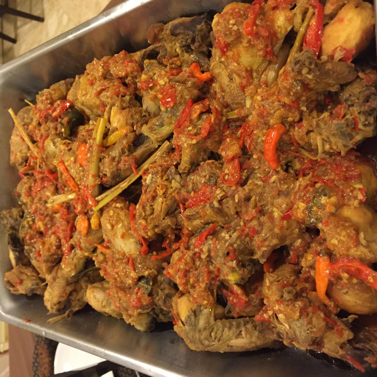Retro_Gourmet's tweet photo. Fresh from last nights event!! Ayam, Sapi, dan Tongseng Kambing! http://t.co/OegYrnhYai