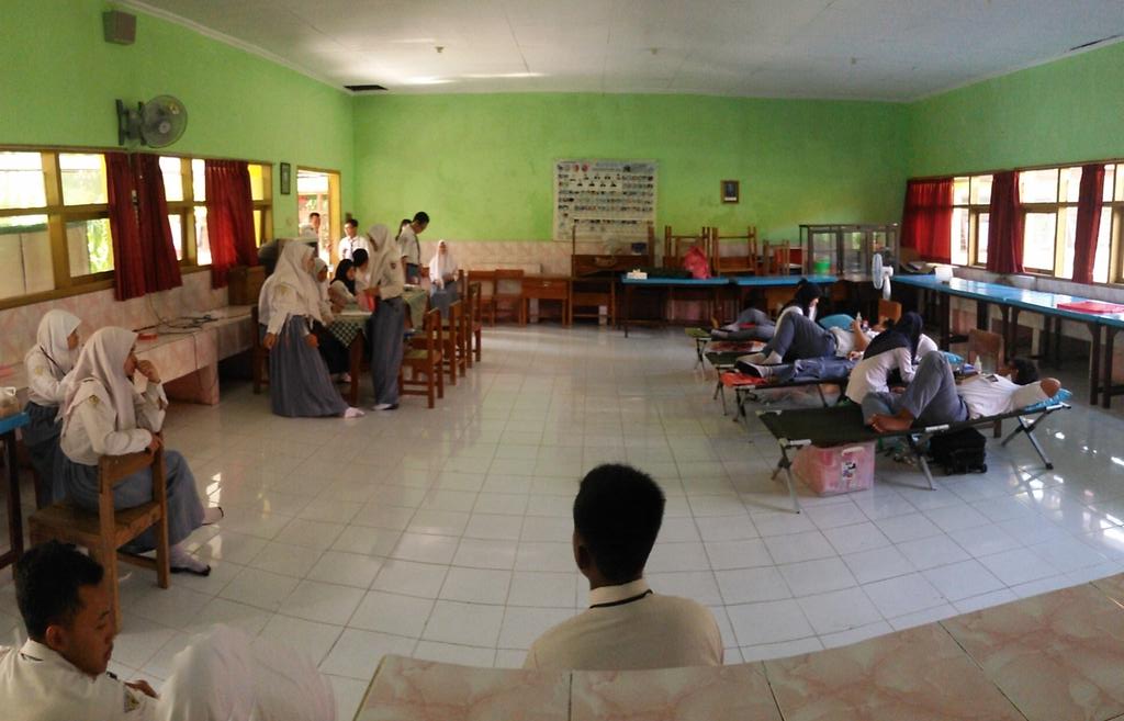 Pelaksanaan progja DONOR DARAH di  smanita 😄 yuk guys pada ikutan , tunjukan jiwa sosialmu !!