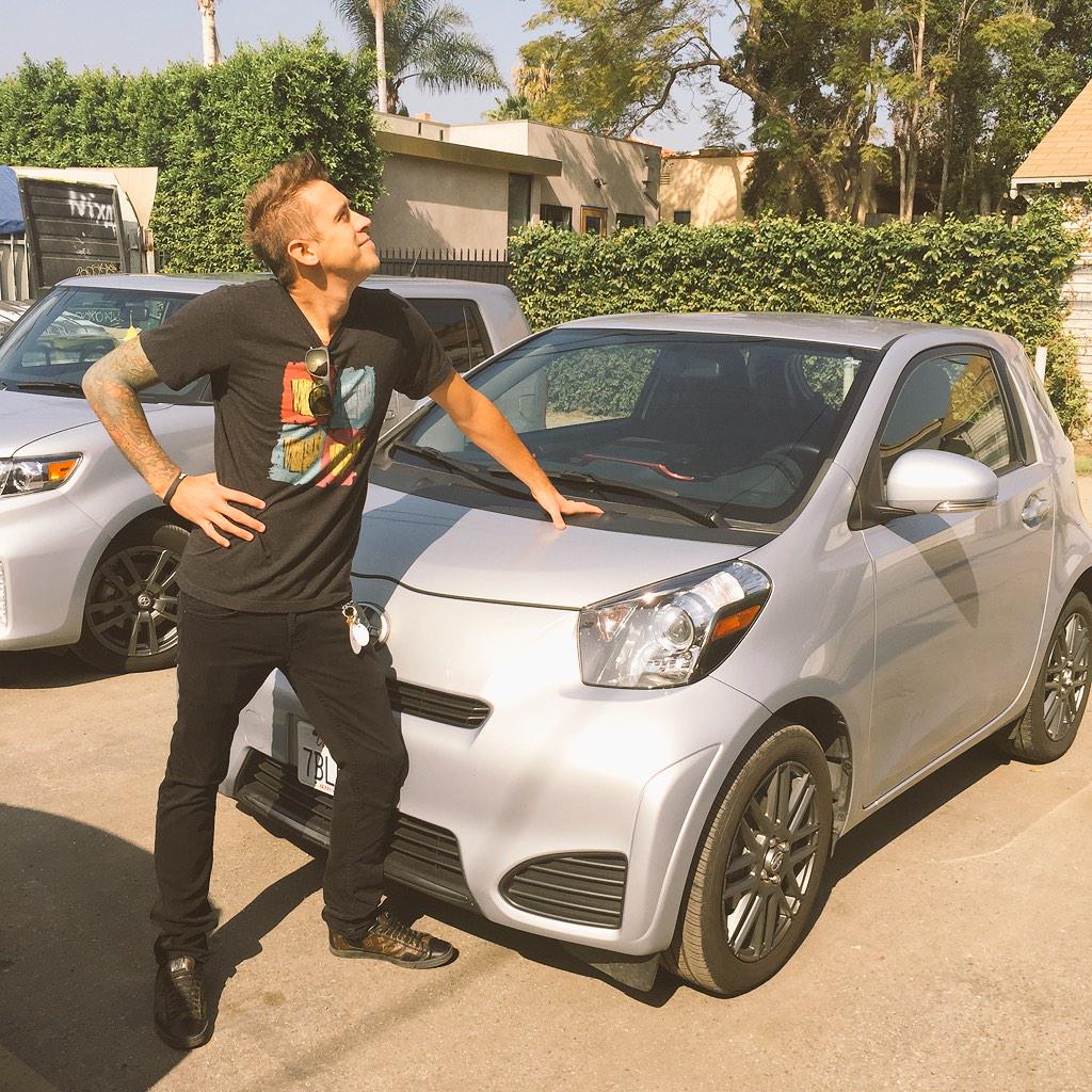Roman Atwood tweet media
