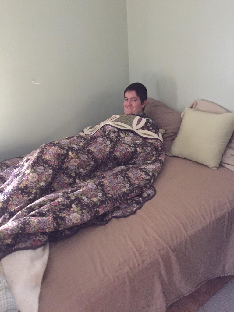 huckleBERRY2015's tweet photo. #DanWontGetOutOfTheBed #ImpromptuNaps http://t.co/tHPdDkobva