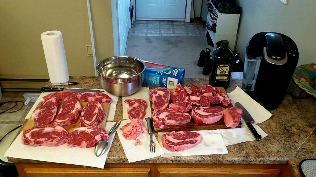 GregE37's tweet photo. Because steak is the best post workout gains. #LiftBigEatBig #Protein #Gains #FoodPorn @nwstrength http://t.co/e42zuglo2F