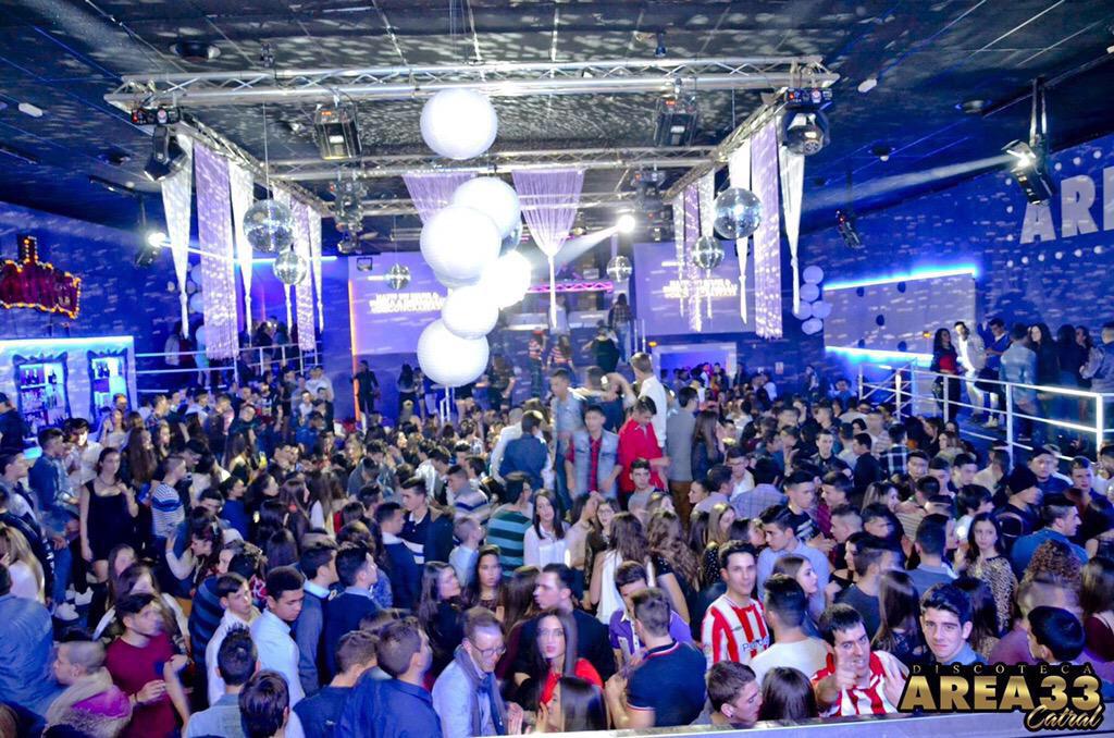 JaviCatralRRPP's tweet photo. Esta noche nos visita Angel vico ex TRONISTA de #Myhyv otro llenazo que no te puedes perder !! @Area33Catral  RT http://t.co/4UfUzw0KE9