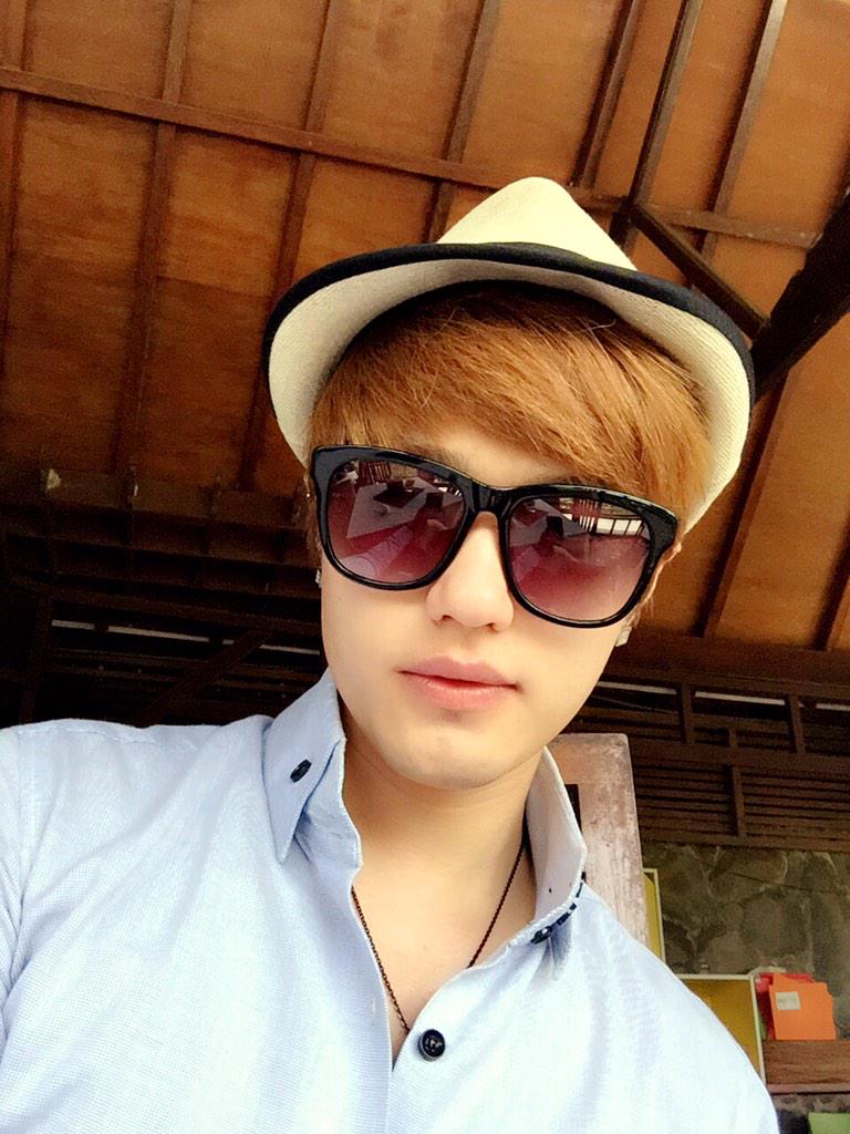LeeJH_2107's tweet photo. Morning guys~~ have a great day GBU~~ ;) http://t.co/CAIFBBa2t2