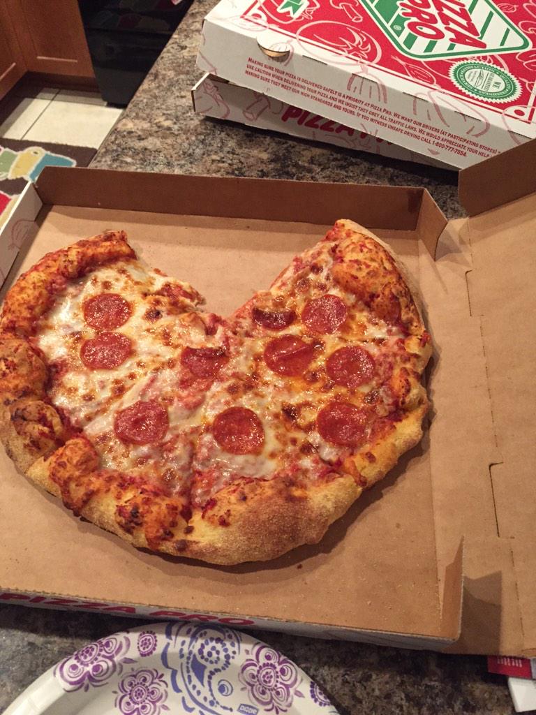 jmsu78's tweet photo. @PizzaProMurray awesome pizza on a snowy day!!! Pizza pro hits the spot! Tastes great!!! http://t.co/O45WcKqBwr