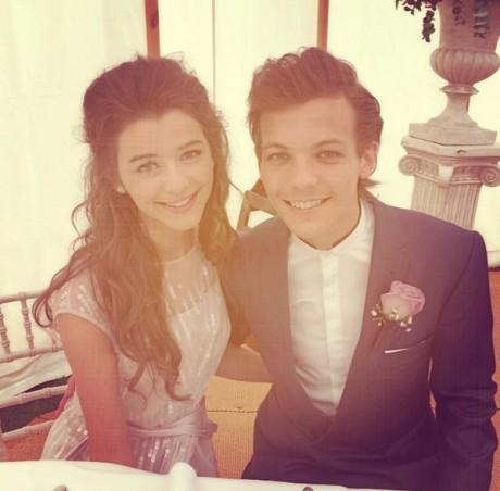 _Snitchy_'s tweet photo. #WeLoveYouEleanor ella solo le da amor a su pareja y creo que la denigran solo por ser feliz tanto ella como Louis http://t.co/yfHgSkqUci