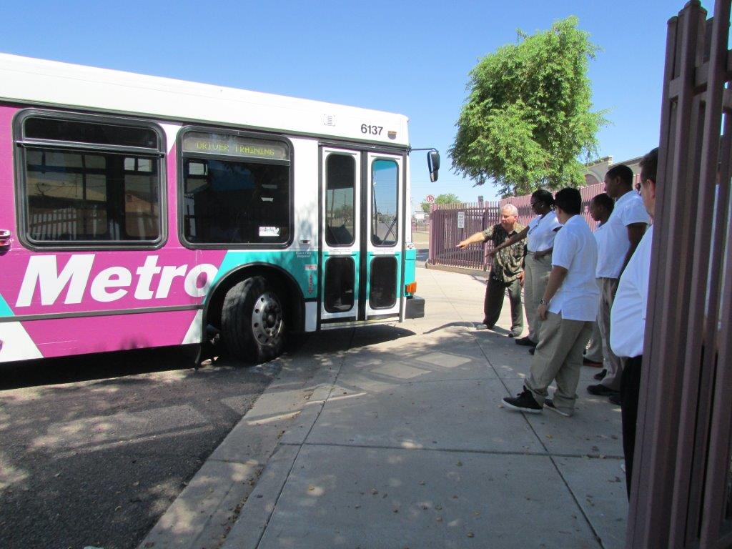 Transdev_AZ's tweet image. We are proud to say that our mechanics are at the cutting edge of effective use of #CompressedNaturalGas technology.