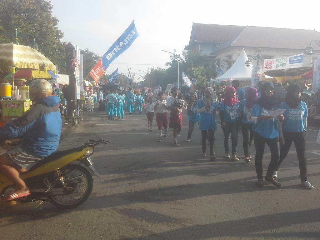 marketsurakarta's tweet photo. Selamat ulang tahun kota solo #270Solo  @ ngarsopuro @koranJITU @kabarkotasolo festival jenang 2015 http://t.co/XK9JJHRNgB
