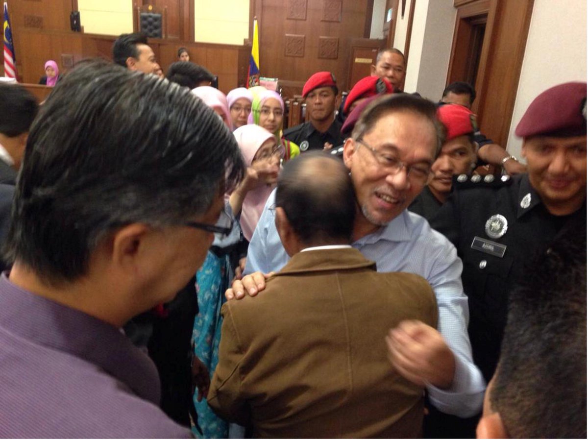 anwaribrahim's tweet photo. Alhamdulillah.
Salaam. 
Reformasi. http://t.co/TJcFXPtR72