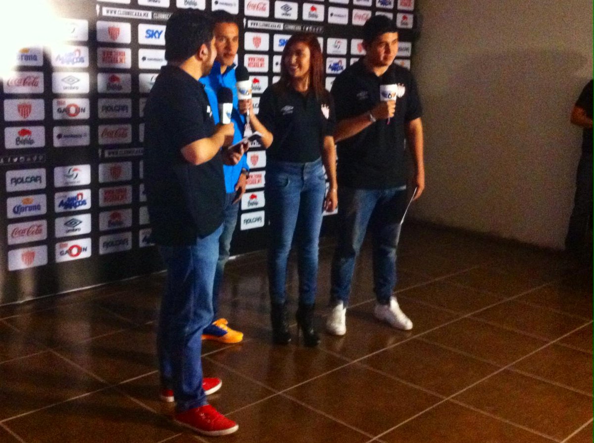 ClubNecaxa's tweet photo. #NecaxaTV para nuestros aficionados ¡Toca el turno a @rrojasl en la entrevista en vivo! @AscensoMX @LIGABancomerMX http://t.co/LnBq1P7Swm