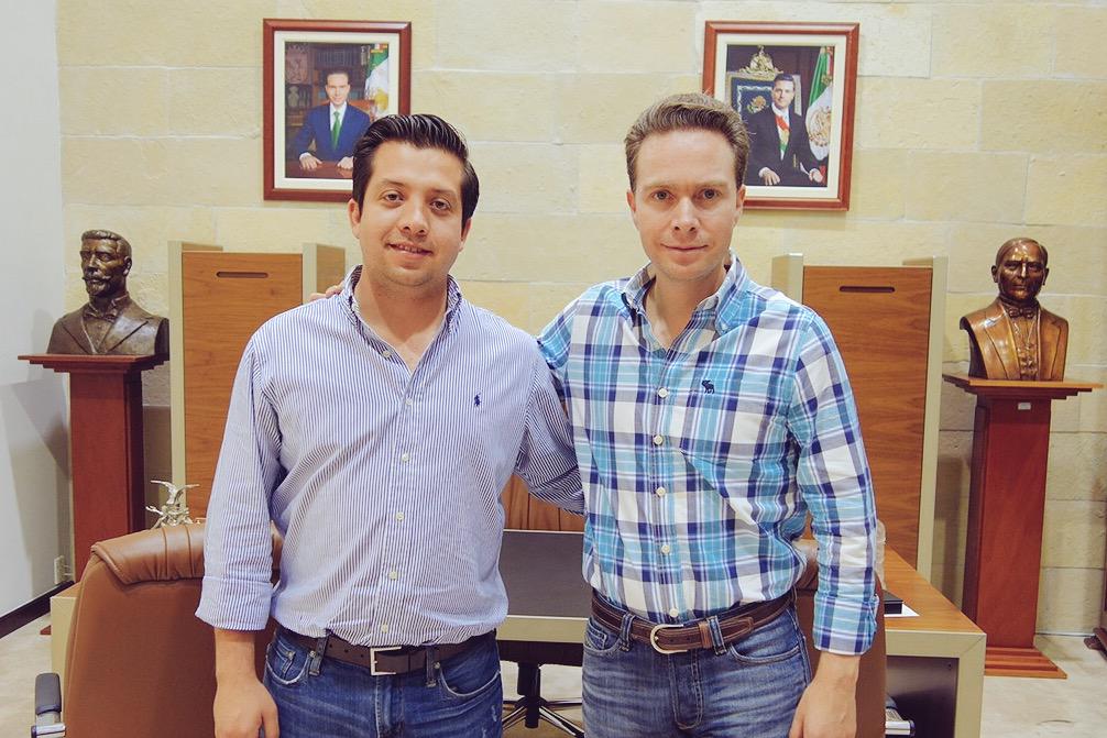 VelascoM_'s tweet photo. Recibí en Palacio de Gobierno a mi amigo Mauricio Cordero. #Chiapas. http://t.co/WgmxoHdRRq