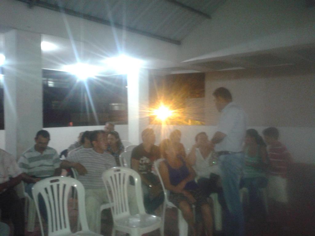 FranciscCortes's tweet photo. Termina reunión de 50 profesionales en barrio #CeibaII oyendo las #PropuestasCortésGobernador @noticucuta @areacucuta http://t.co/FO1qFZMaAC