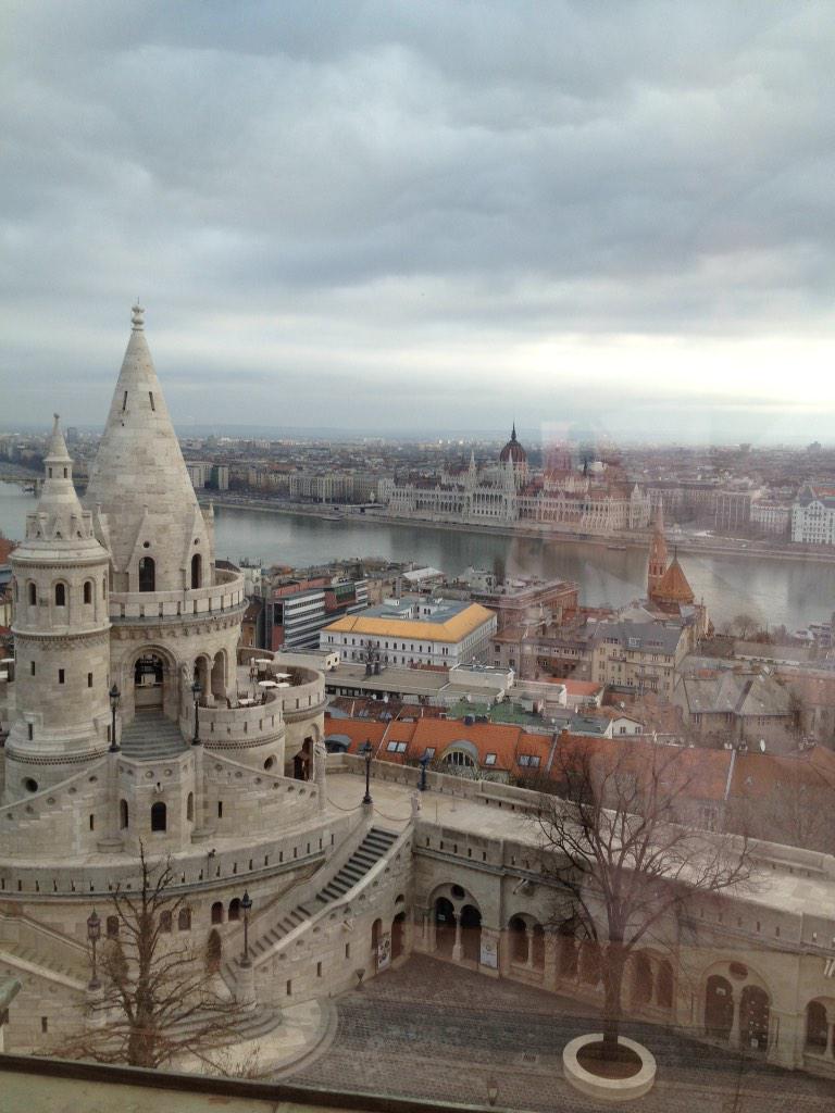 AlexRoseOx's tweet photo. Weathers a bit rubbish today but I still can't get over our hotel room view! #Hilton #Budapest #Beautiful http://t.co/iL3Z2qefQq