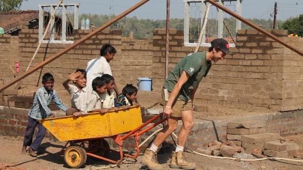 jamnyaproject's tweet photo. Media release from @Swinburne on the great partnership with @CERESGlobal in India. Read here: http://t.co/OQfcQ0AVap http://t.co/numlBtj3bC