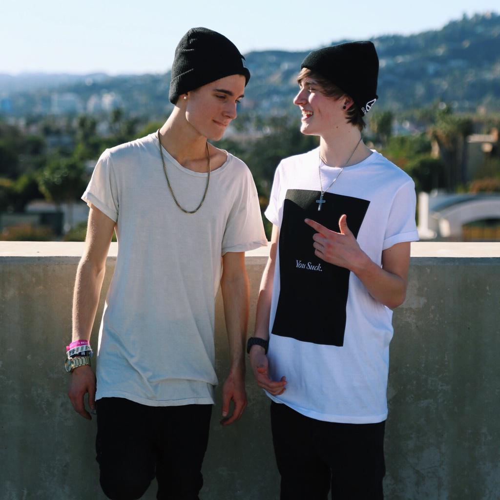 WeeklyChris's tweet image. Retweet for a follow from me and @CrawfordCollins 😃