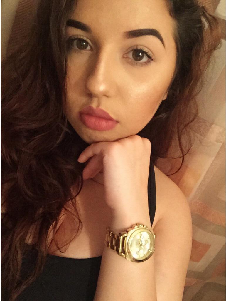 Rosesalloverr's tweet photo. hypnotized, look me in my eyes &amp; dare you to lie to me. http://t.co/XvV1H6pgvh