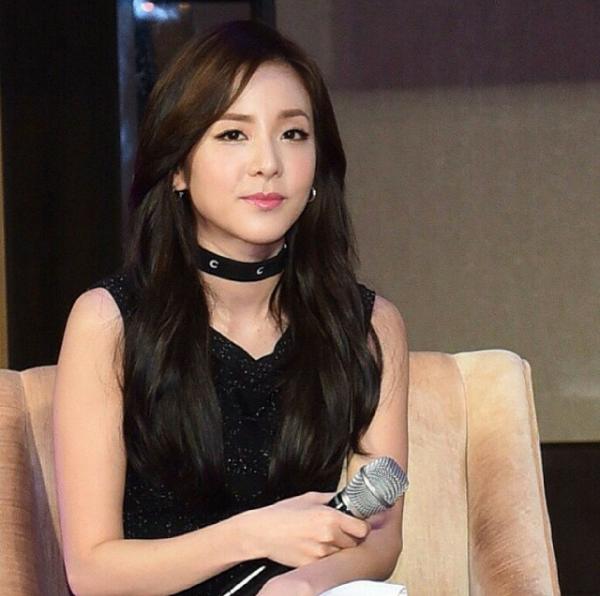 jaejoongdara's tweet photo. Dyosa!!! “@damongligaw07: Lovely #SandaraPark at #KTO2015 😍😍😍 (credit: SparklingMag IG) http://t.co/gUnMXch3XC”